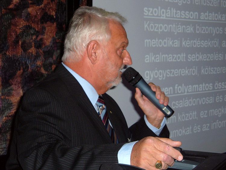 Dr. Molnár László